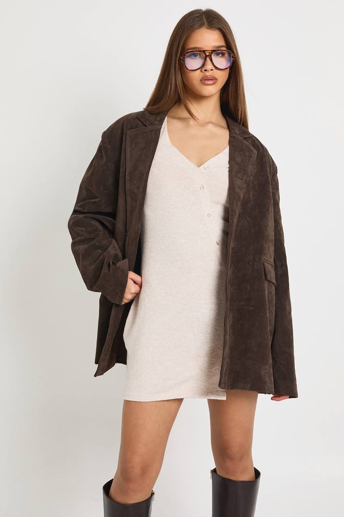boohoo Dames Mini jurk met knoopsluiting en asymmetrische snit | Havermout | Maat: 40