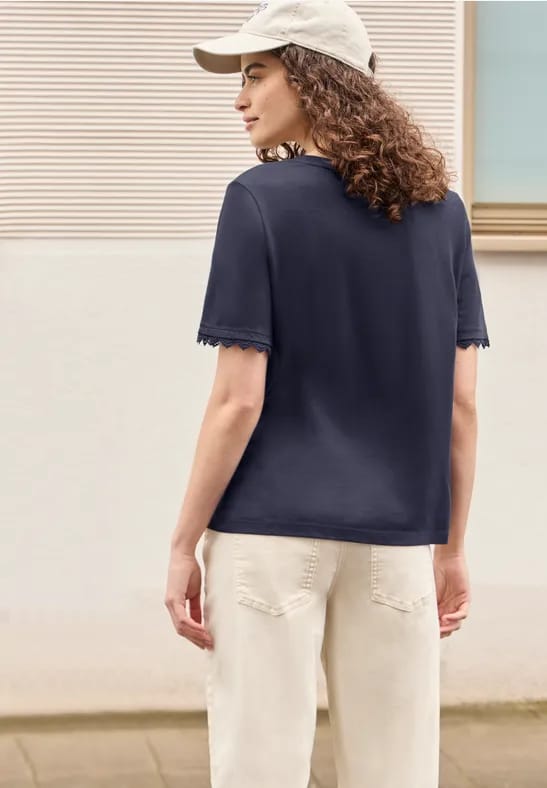 Shirt met gehaakte details op de mouwen