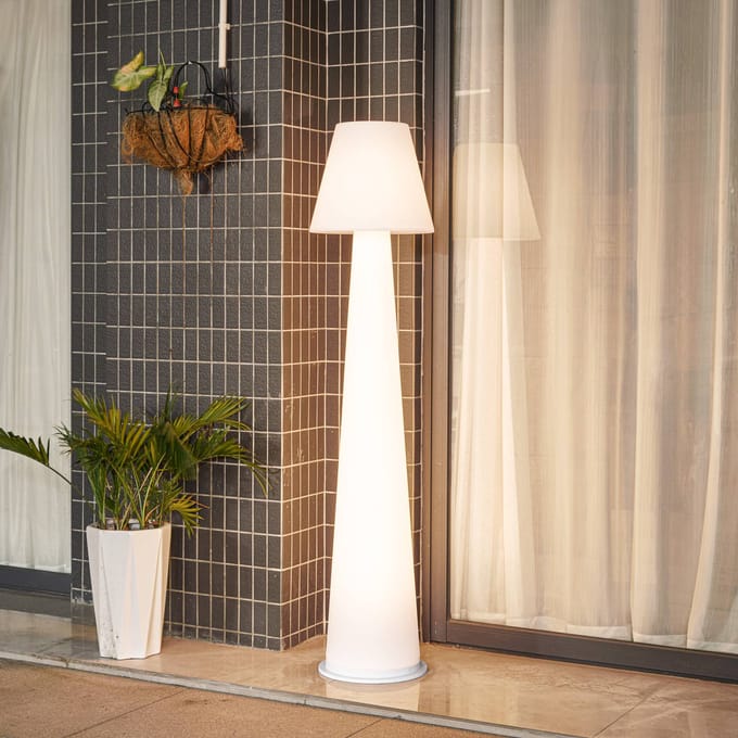 Lucande LED terraslamp Gauri, wit, 153 cm, IP44