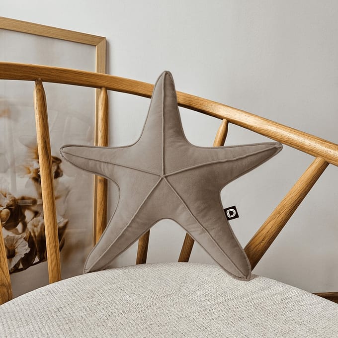 Decordruk Velvet Serie - Sierkussen - Kleine Zeester - Lichtbruin