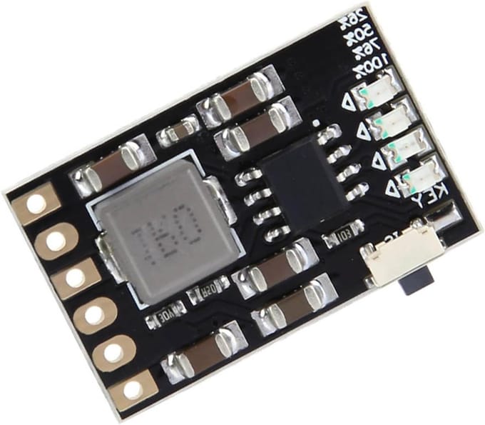 Batterij Oplaadmodule - Lithium Lader - Energie Beheer - Geïntegreerde Beveiliging - 5x5x1 cm - Groen