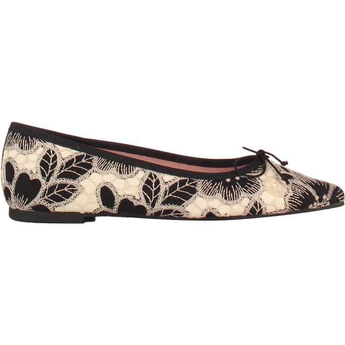 Mooie ballerina's - Floral Elegance in Pizzo