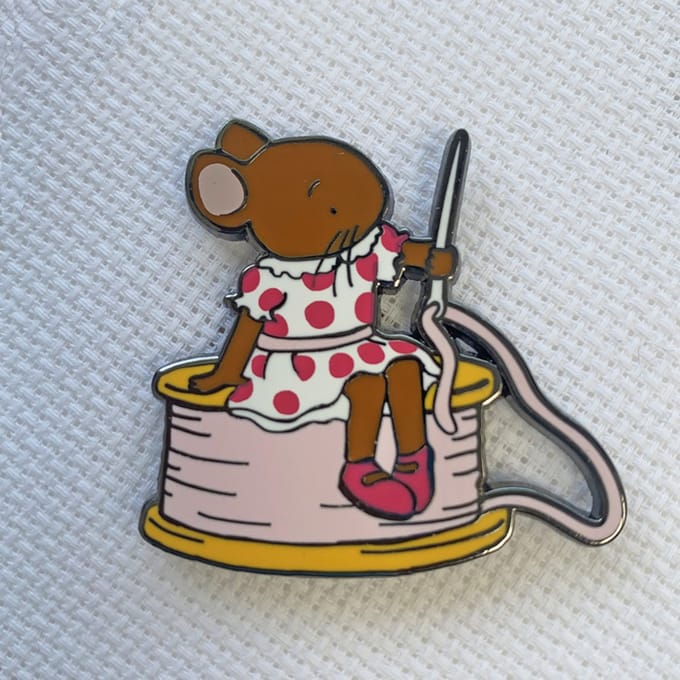 Bothy Threads Needleminder Kate Garrett Sewing Mouse XA20