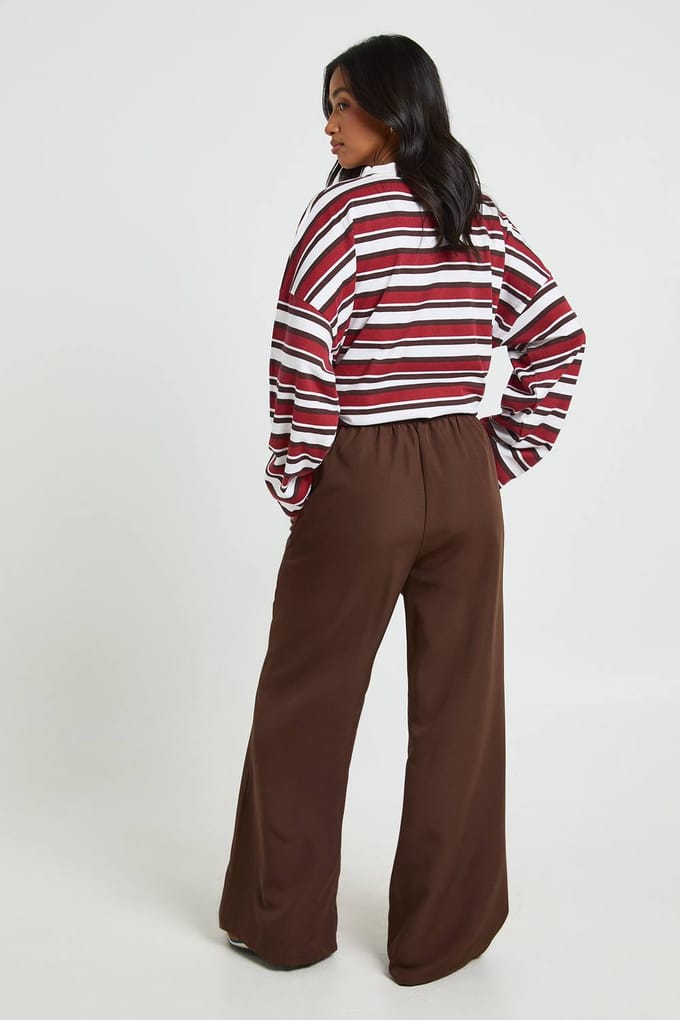 boohoo Dames Petite Geweven Broek met Elastische Taille en Rechte Pijpen | Chocoladebruin | Maat: 34