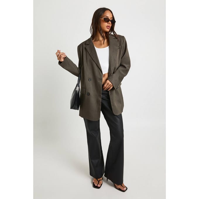 boohoo Dames Kunstleren V-Tailleband Flare Broek | Black | Maat: 6