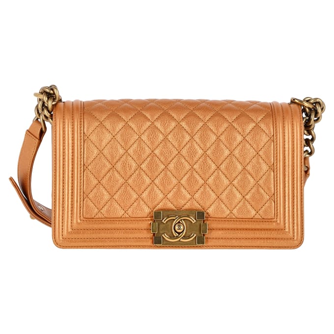 Chanel Gequilted Medium Boy Flap Bag in Bruin Laminaal Leer