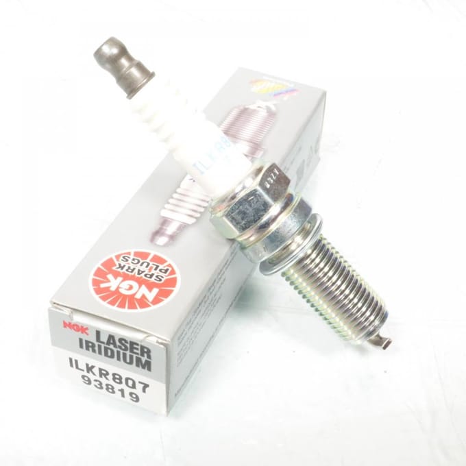 Bougie d'allumage NGK pour Auto ILKR8Q7 / 93819 / Par 4 Neuf