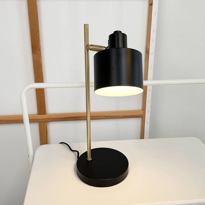 Dyberg Larsen tafellamp Ocean, zwart/messing, 43 cm