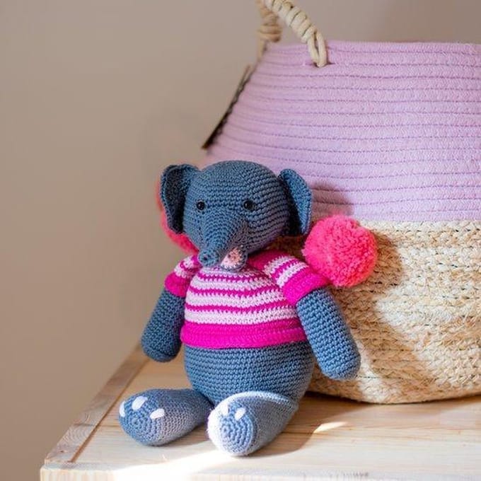 Wolcafé Haakpakket olifant Olivier roze - Met gratis patroon - 32 cm