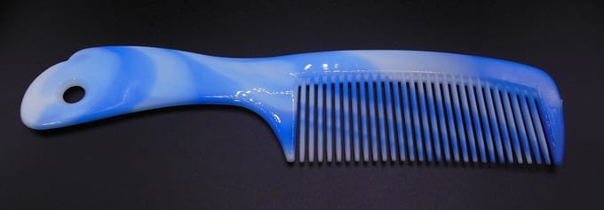 Grote handvat kam blauw