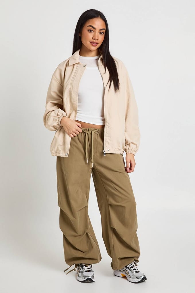 boohoo Dames Oversized Bomberjack | Ecru | Maat: 14