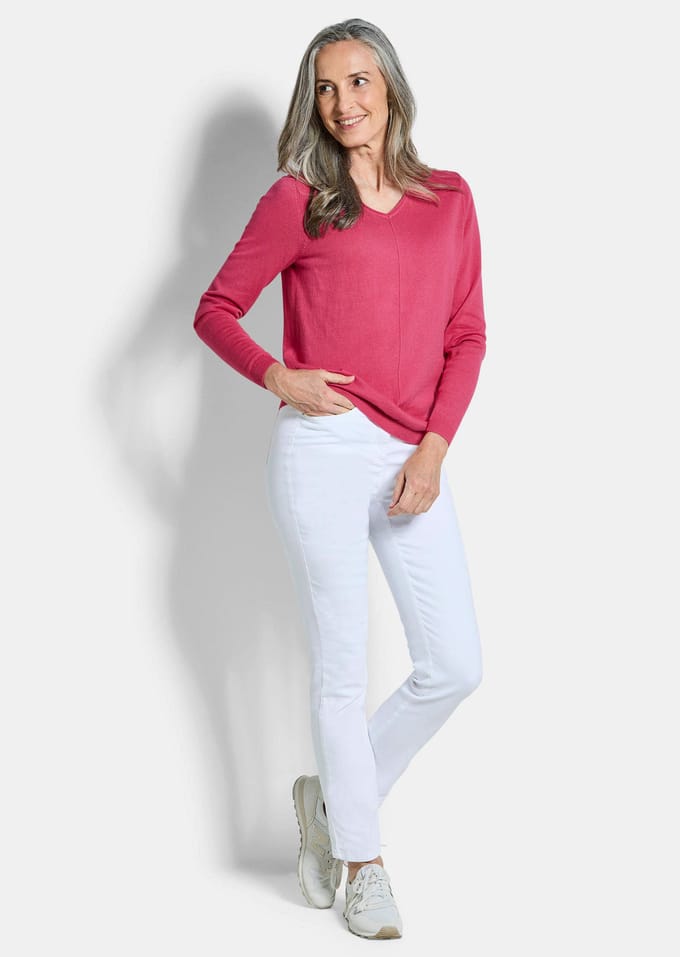 Pullover met een V-hals van COTTAMIRA - koraalrood - Gr. 19 van Goldner Fashion