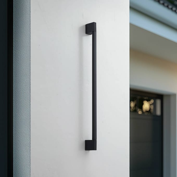 Lindby LED wandlamp Neano, 90 cm, zwart, metaal, IP54