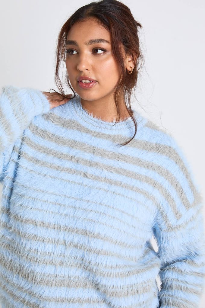 boohoo Dames Plus Fluffy Gebreide Oversized Gestreepte Trui | Blue | Maat: 28