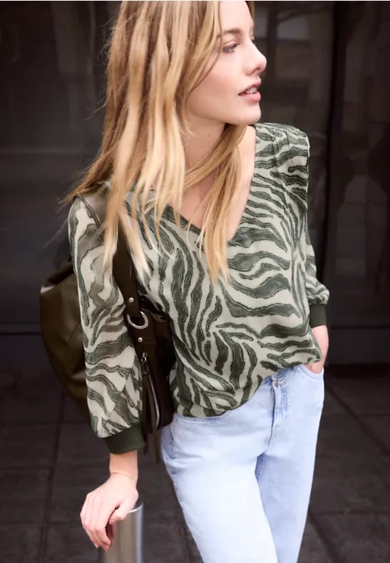 Blouse met lange mouwen en V-hals in chiffon
