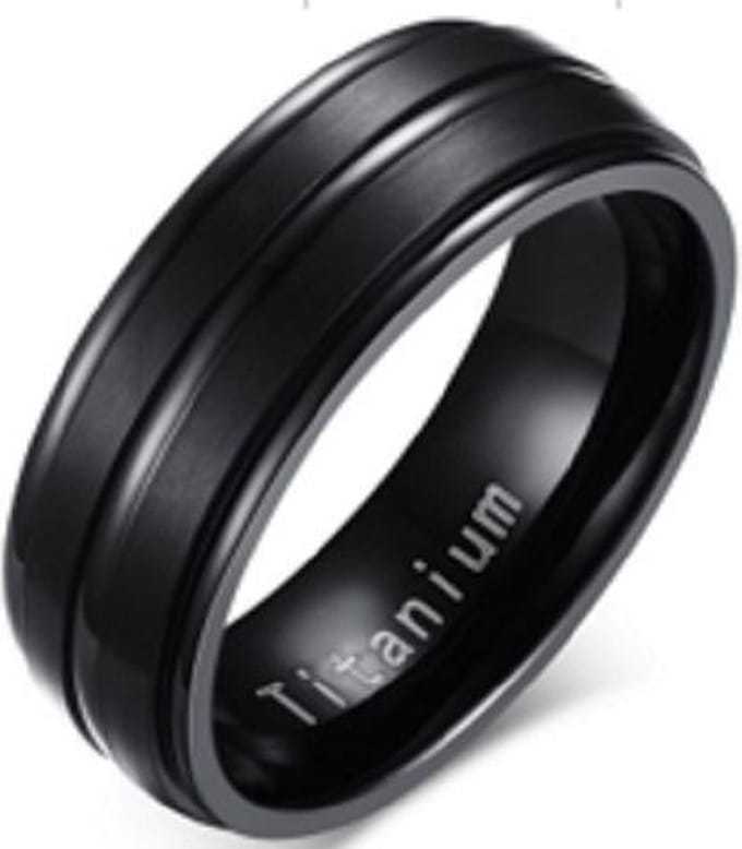 Schitterende Zwarte Titanium Ring 8 mm. Breed | Herenring | Damesring | 17.50 mm. (maat 55) |Jonline