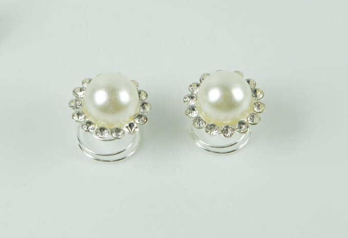 Curlies grote bol parel met rondom strass