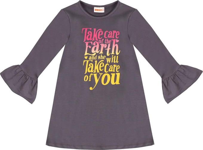 JURK MET LANGE MOUWEN EN MULTICOLOR LETTERS