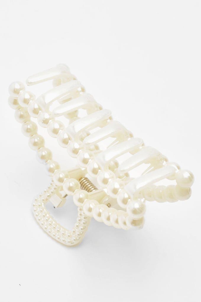 boohoo Dames Gebogen Parel Klauwclip | Cream