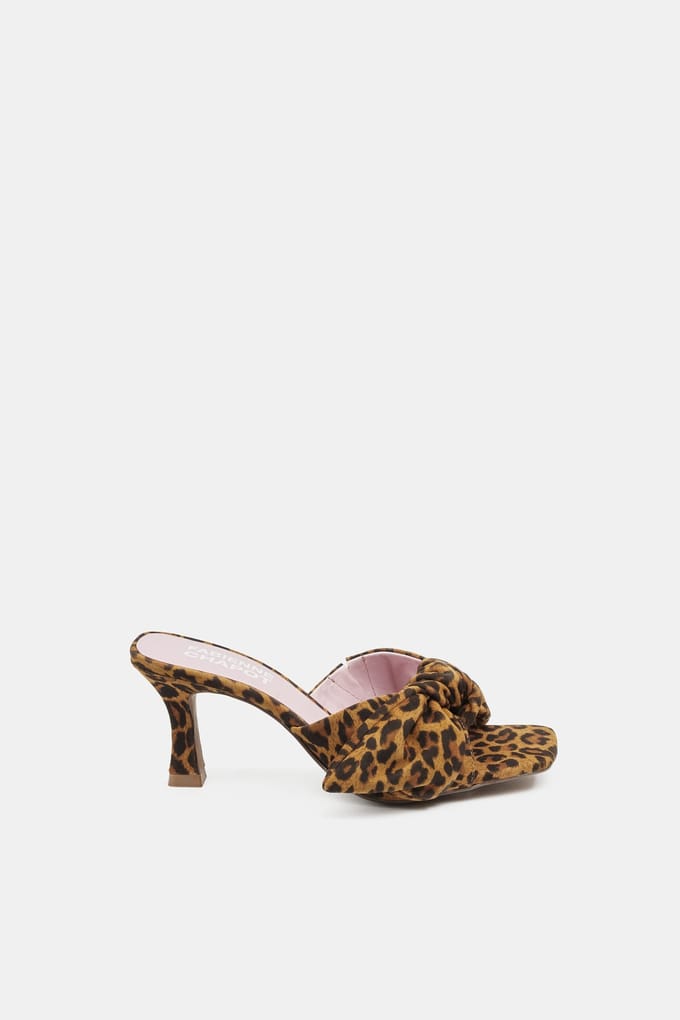 Fabienne Chapot Asha Mule Nougat/black Maat: 36 | Sandalen Outlet | Dames | Zwart