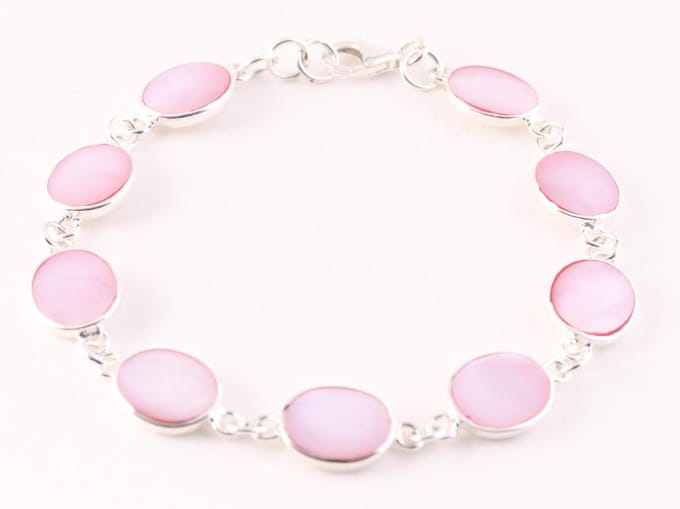 Zilveren armband met roze parelmoer