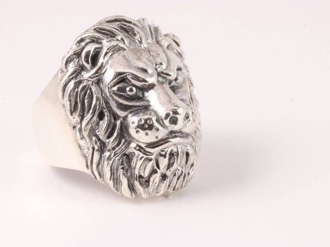 Zware zilveren ring met leeuwenkop - maat 20