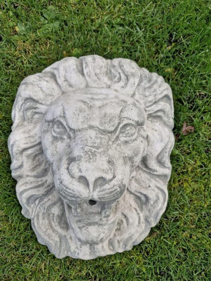 grote leeuwenkop fontein