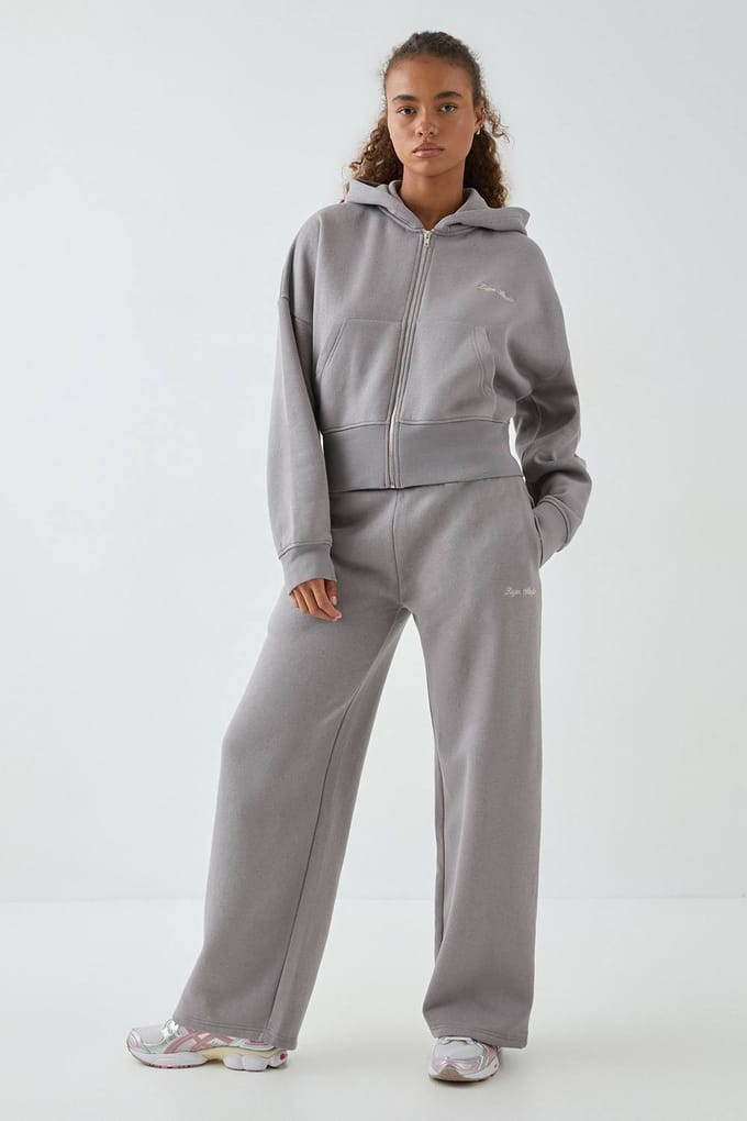 Dames DSGN Studio Deep Hem Boxy Crop Zip Through Hooded Tracksuit | Houtskool | Maat: Medium