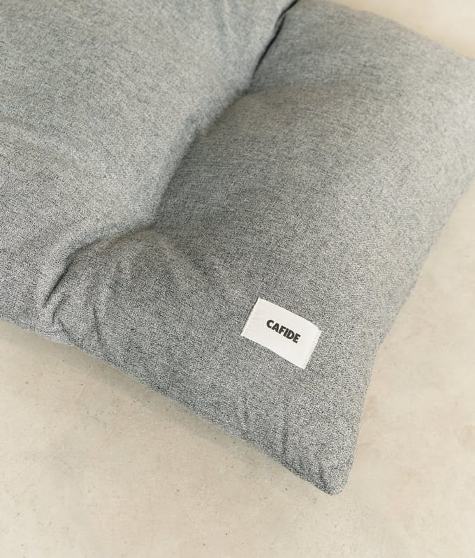 Zacht hondenkussen – Grijs – Wasbaar & anti-slip – Bela