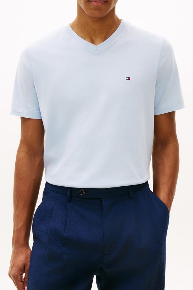 Tommy Hilfiger Essential V-neck Tee Breezy Blue Größe: L | Basic T-Shirts Outlet | Herren | Blau