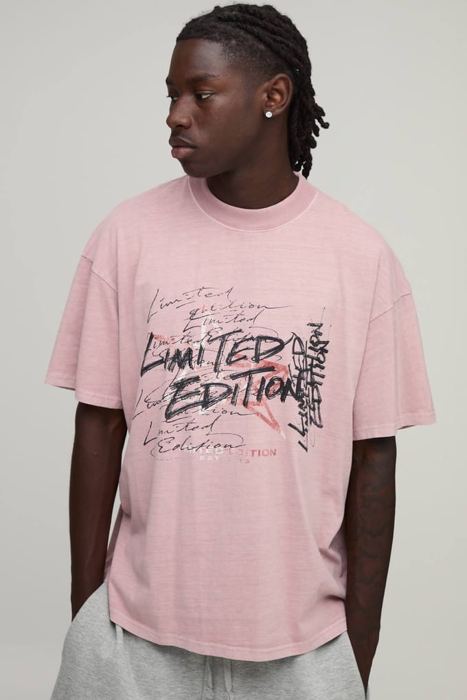 Gewassen Rood Oversized Gestapeld Limited Edition Print T-shirt | Red | Size Small
