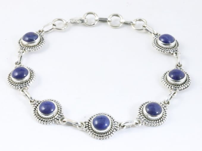 Bewerkte zilveren armband met lapis lazuli