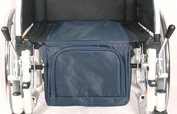 Rolstoeltas voor onder zitting