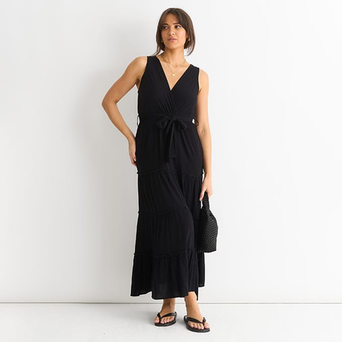 Zwarte viscose wikkel getailleerde maxi jurk