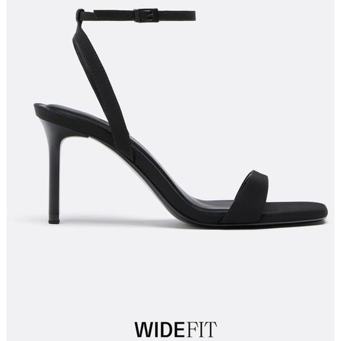 Stradivarius WIDE FIT. Sandalen met smalle hak  Zwart 38