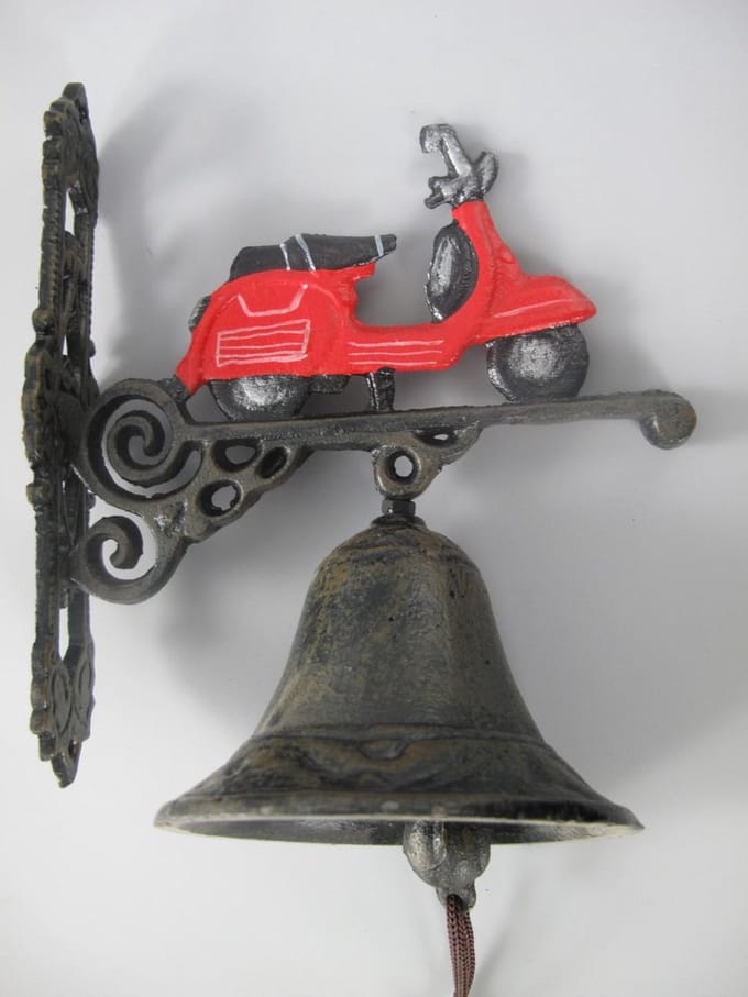 Maddeco - Gietijzeren - deurbel - vespa - scooter - rood - gietijzer - bel