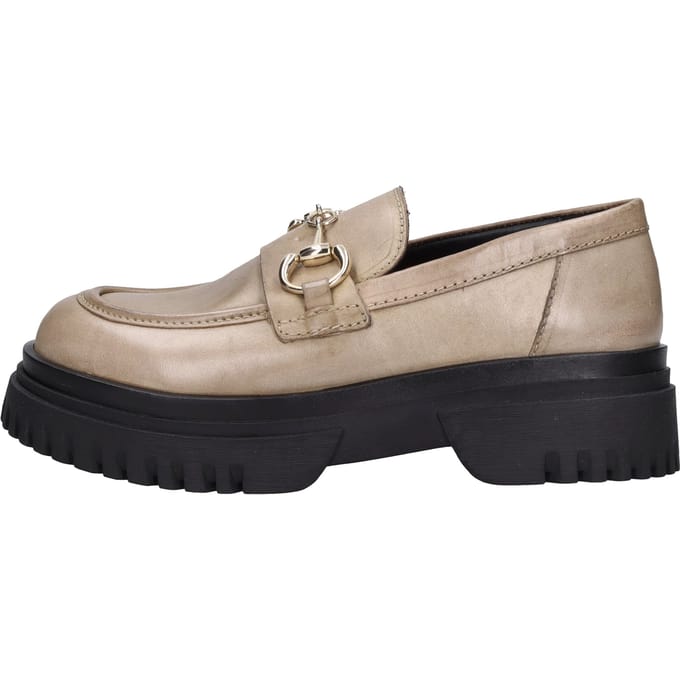 Emanuelle Vee Bruine lage schoenen