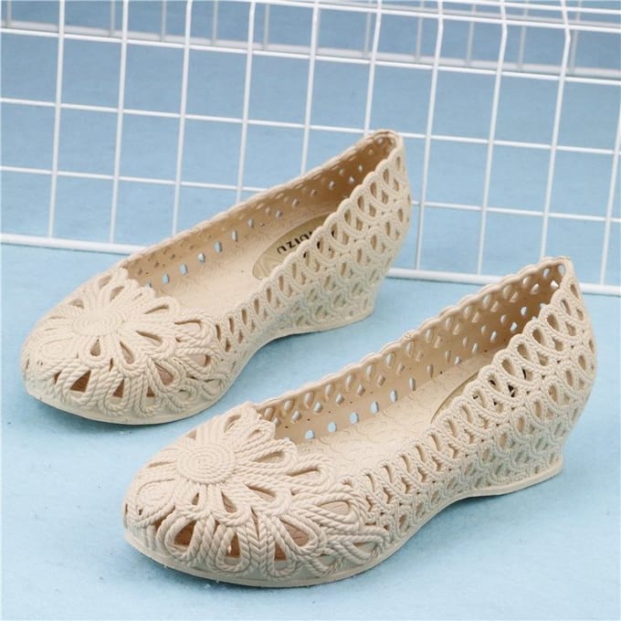 Sandales compensées d'été pour femmes en plastique pour femmes blanches antidérapantes chaussures de travail 40 beige