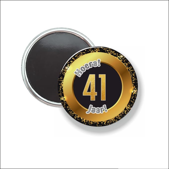 Button Met Magneet 58 MM - Hoera 41 Jaar - NIET VOOR KLEDING