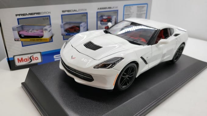Chevrolet Corvette Stingray Z51 2014 - 1:18 - Maisto