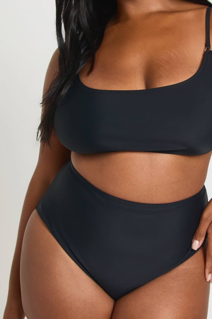 boohoo Dames Plus Essentials Hoge Taille Slip | Zwart | Maat: 54
