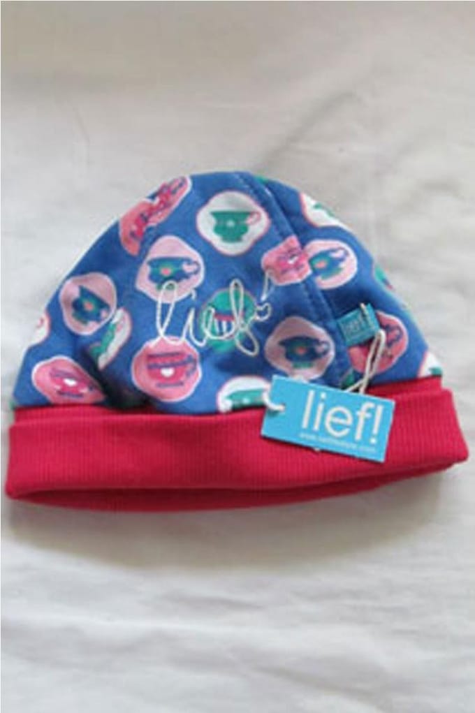 Lief! muts met theekopjes, maat 2