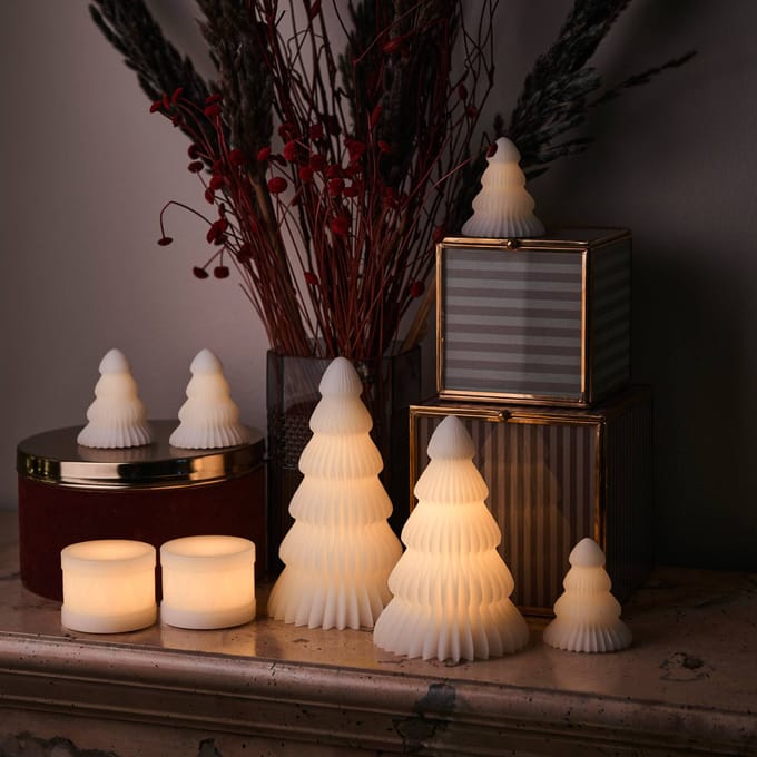 Sirius Kerstboom Claire - Wit - 19cm - Lichtdecoratie figuur - Wax - LED - Batterij