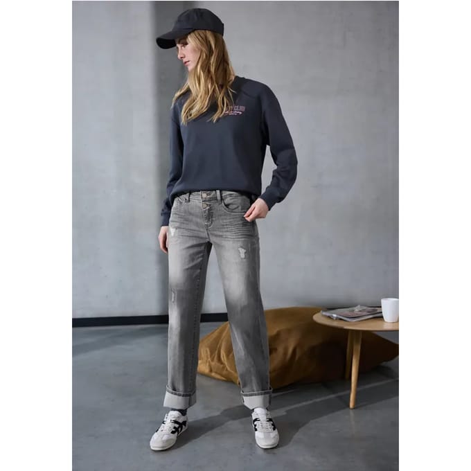 Jeans met destroyed details