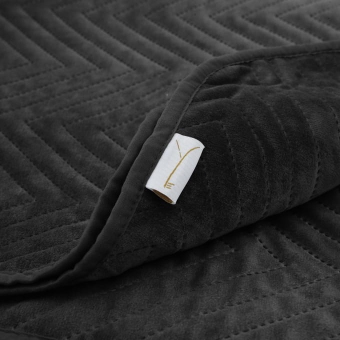 Yellow Ink-Black Sprei Madeline 180x260 cm, gemaakt van 100% Polyester