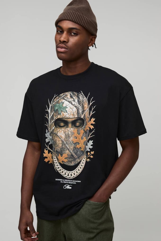 Zwarte oversized T-shirt met verlengde hals en ski mask-print | Black | Size Medium