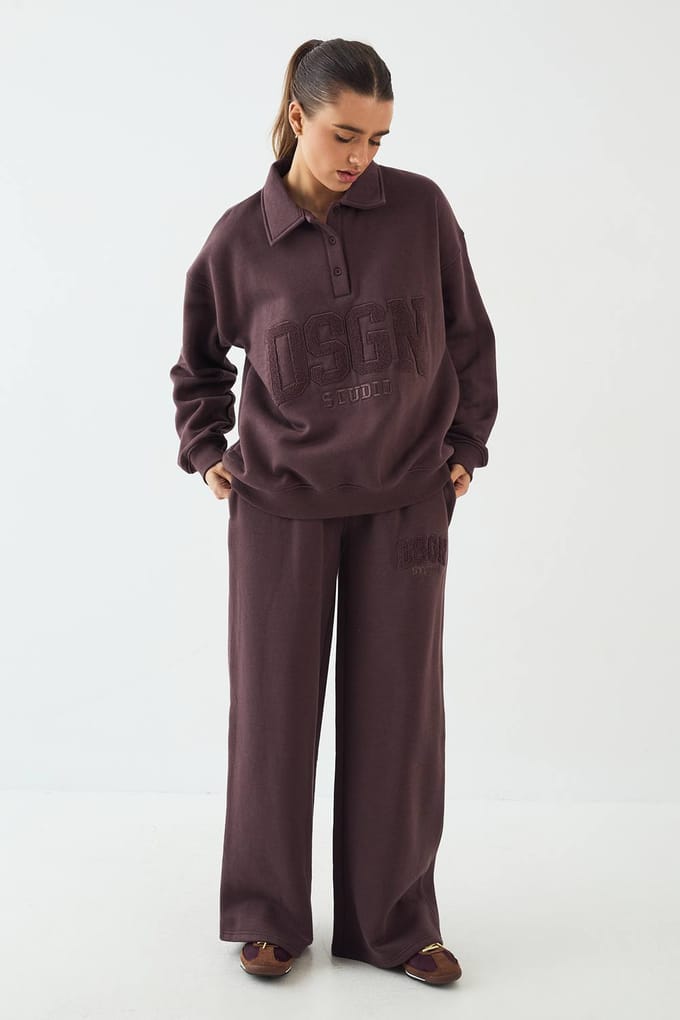 Dames DSGN Studio Badstof Applique Rugby Sweatshirt met Kraag | Chocoladebruin | Maat: Medium