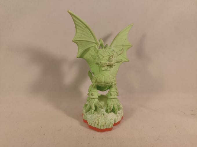 Skylanders Giants Glow In The Dark Cynder
