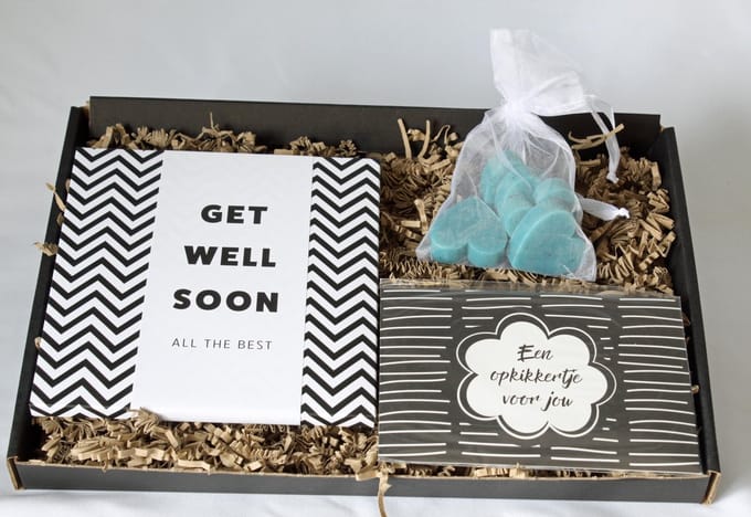 Brievenbus cadeau Get well soon, geschenk, chocolade, geurzakje, mini zeepjes, beterschap