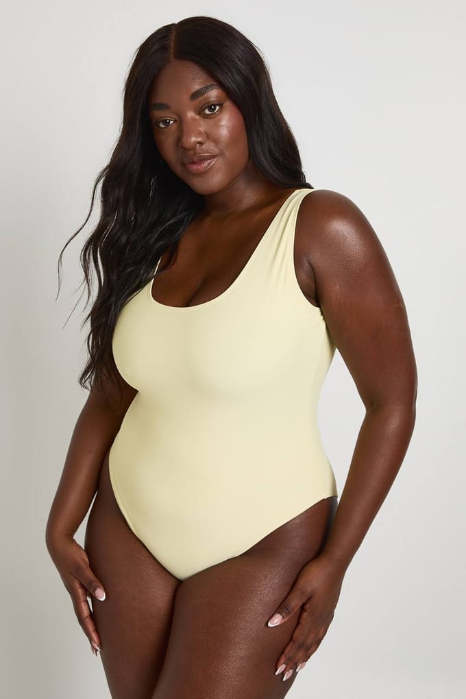 boohoo Dames Plus Essentials Badpak Met Ronde Halslijn | Citroen | Maat: 52